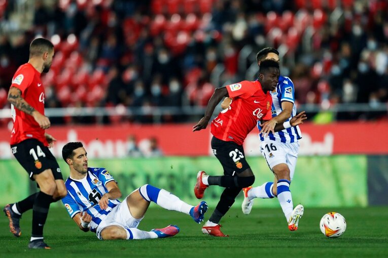 “クボが噛み合わない縦関係”に名手も同情？ 納得できない久保建英の表情、36歳ダビド・シルバの魔術〈撮影者の視点〉(10)