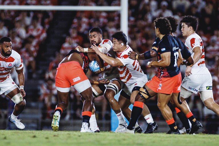 FLファカタヴァアマト（ブラックラムズ東京）、PR竹内柊平（浦安D-rocks）©︎Kiichi Matsumoto