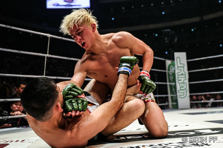 鈴木千裕vs.クレベル・コイケ　©RIZIN FF