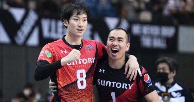30歳Vリーガーが“離島の教師”に転身…エリート街道を歩んできた“守護神”がバレー部員10人と目指す春高「一回、連れてってあげたい」