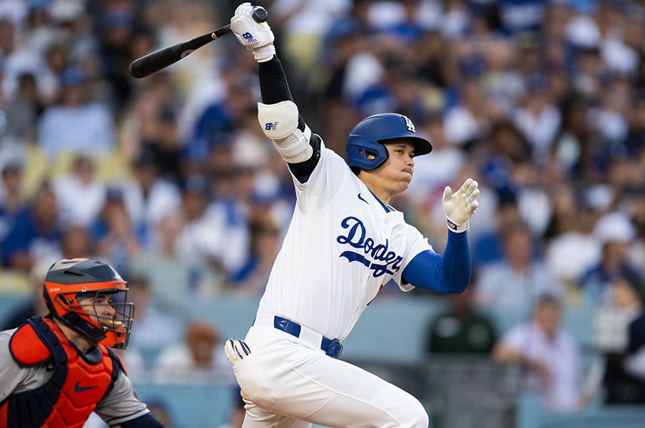 “テレビに映らない”大谷翔平「ドジャースファンが大ブーイング」サイン盗みで“憎まれた球団”に聞くオオタニ本音評「打球直撃…足の感覚が」<Number Web> photograph by AP/AFLO