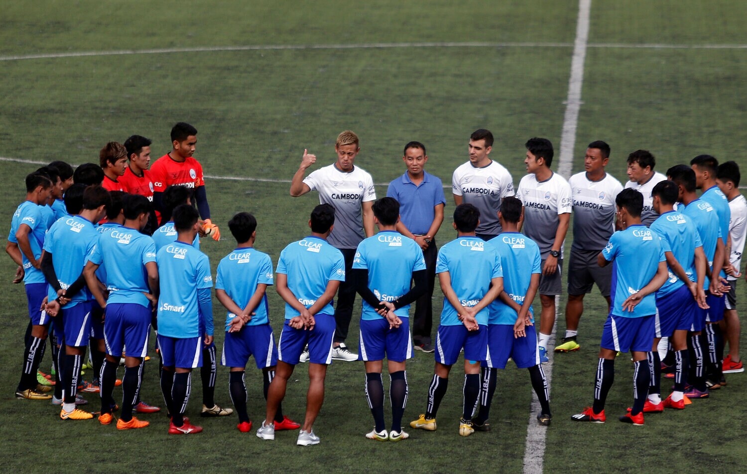 2018年9月、ガンボア代表に合流したばかりの本田GM　©AFLO