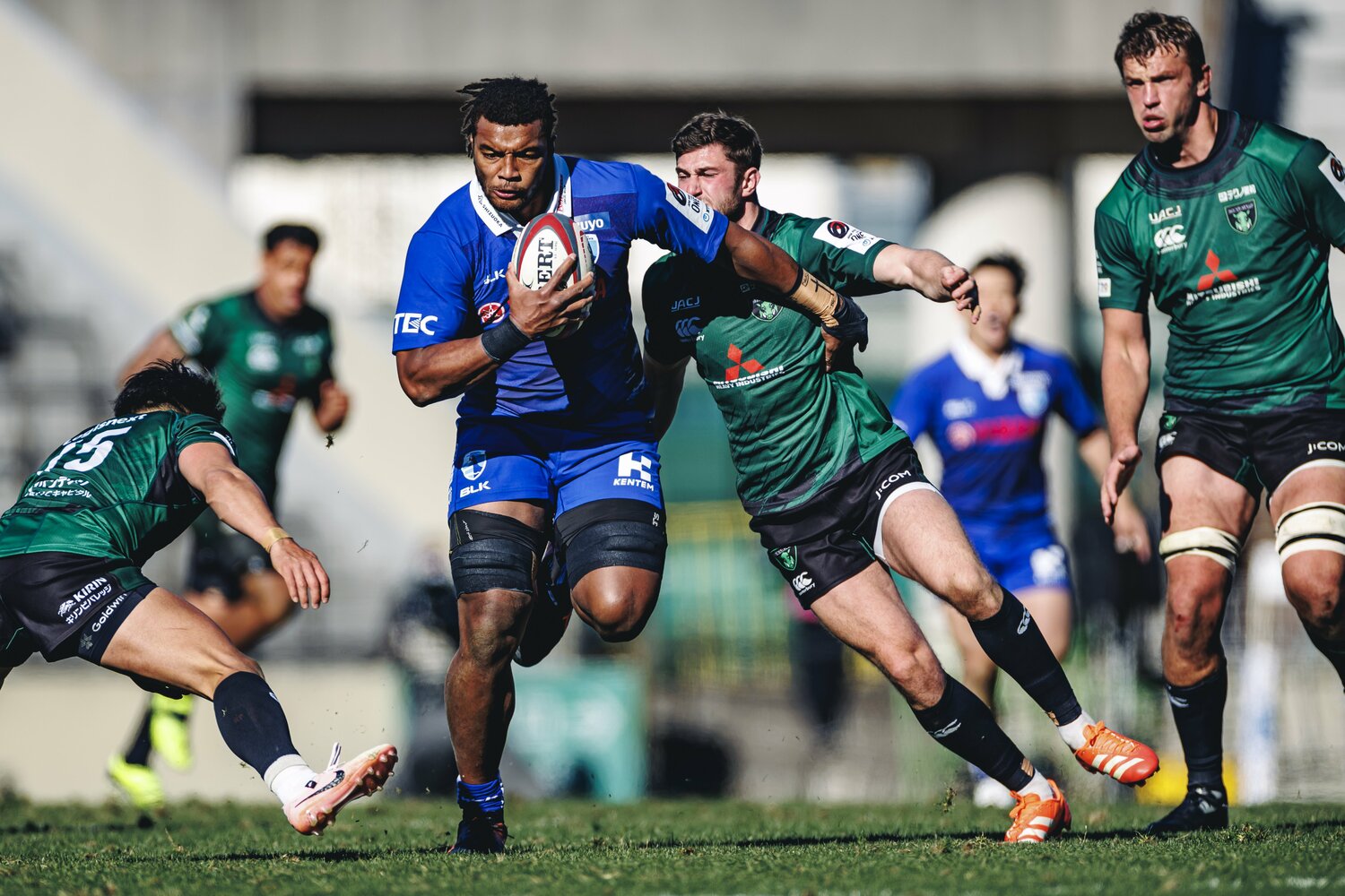 フィジー出身のトゥポゥは摂南大から今季躍進のブルーレヴズへ　©Kiichi Matsumoto