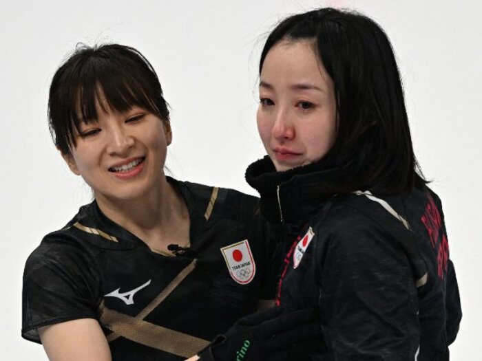 本気で敗退と勘違い→大喜びの「2度の涙」で藤澤五月も吹っ切れた? カーリング解説者・金村萌絵「決勝トーナメントにピークがきた」<Number Web> photograph by AFP / JIJI PRESS