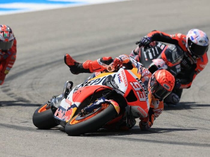 今季3位表彰台が1度のみ…常勝ホンダがMotoGPで低迷を続ける真相とは？「本来のポジションではない」とプーチ監督も落胆＜Number Web＞ photograph by Satoshi Endo