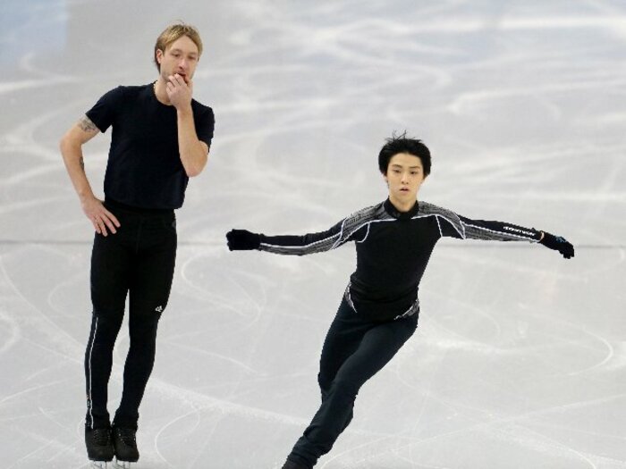 羽生結弦の“決断”はフィギュア大国ロシアでどう受け止められたのか？「神から与えられたスケーター」「ユヅルは気さくで親しみやすく…」＜Number Web＞ photograph by JIJI PRESS