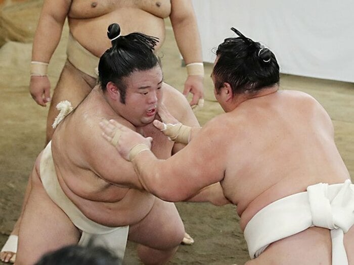 白鵬が貴景勝に出した注文を考える。突き押し相撲は安定感が無いのか。＜Number Web＞ photograph by Kyodo News