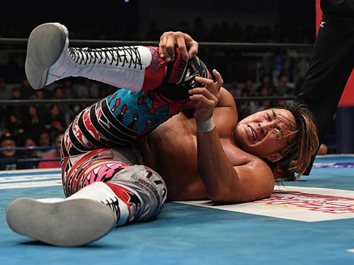 棚橋弘至、早過ぎる復帰戦への不安。選手生命を賭けた危険なギャンブル。＜Number Web＞ photograph by Essei Hara