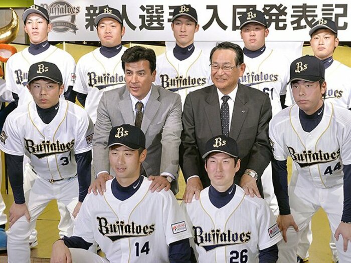 糸井、小谷野という「異次元」体験。オリックス流、若手を伸ばす方法論。＜Number Web＞ photograph by Kyodo News