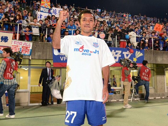 “最後を盛り上げる”ことが最優先!?「J1昇格プレーオフ」のあり方を問う。<Number Web> photograph by AFLO