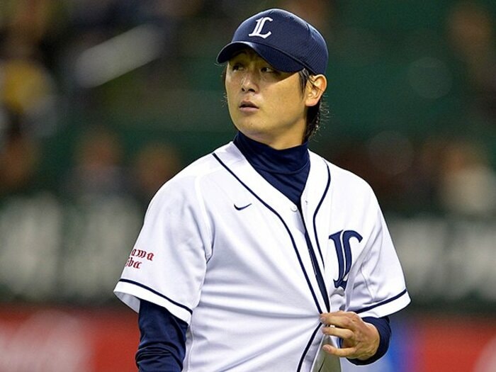 男は黙って。根はそんな、古風。涌井秀章、無表情の裏の「情」。<Number Web> photograph by NIKKAN SPORTS
