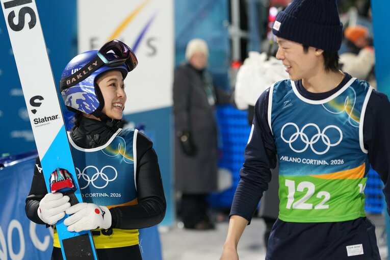 ミラノ五輪ジャンプ混合団体で銅メダルを獲得した日本チーム　©Tsutomu Kishimoto／JMPA