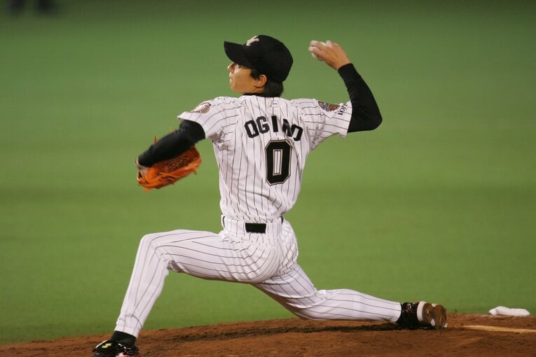 ロッテ時代は背番号「0」を背負った　©Sports Graphic Number