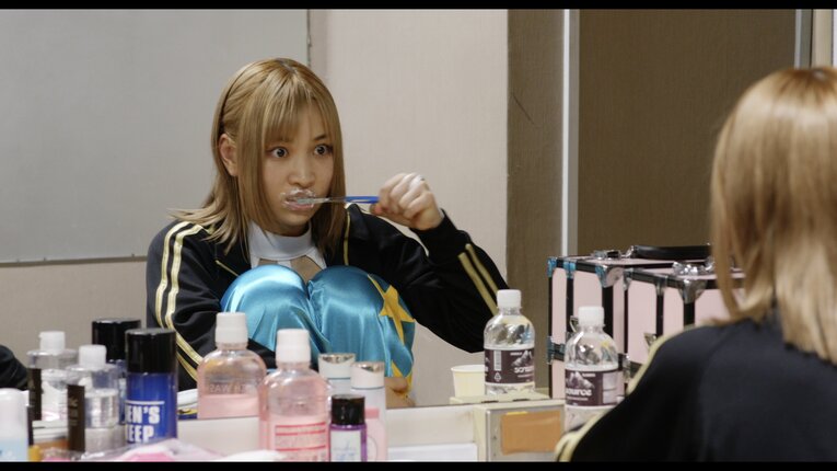 「あの事件で、女子プロレスが野蛮だと…」明かされる“喧嘩マッチ”の舞台裏…映画公開でも話題の岩谷麻優は「ズタボロの時期」を乗り越えて(69)