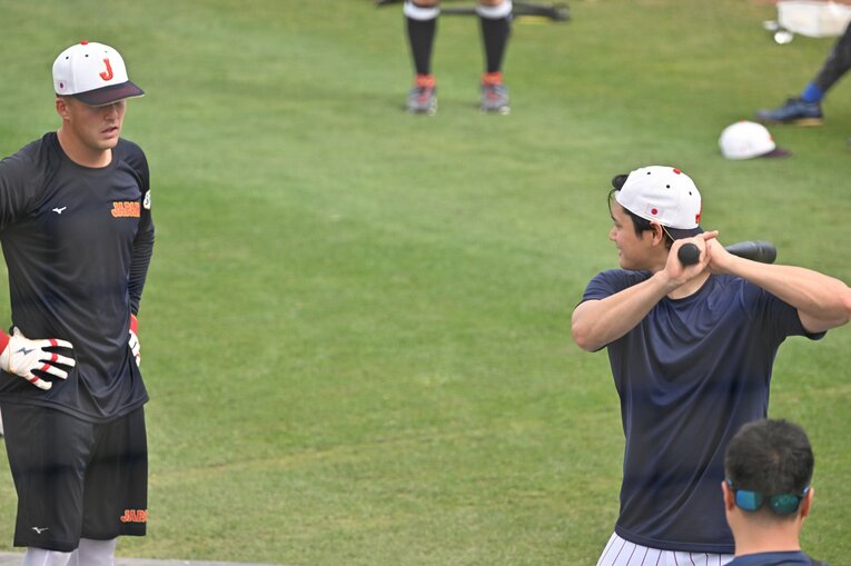 マイアミの練習で楽しそうなヌートバーと大谷（3／5枚）©Naoya Sanuki