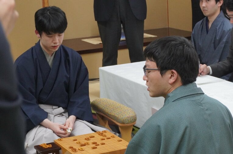 激闘後、2人は笑顔だった…映像では伝わり切らない名人戦第1局、2人の表情（10枚超）　©NumberWeb