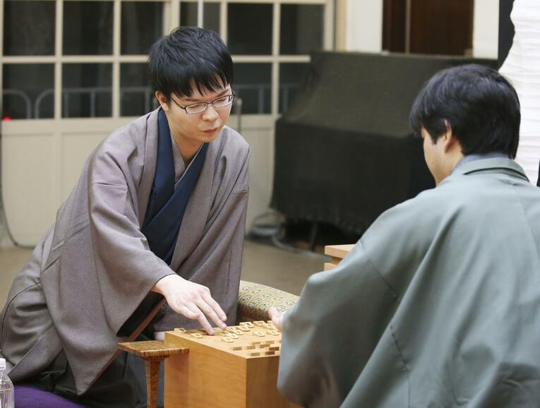 叡王を獲得した当時の高見七段　©Kyodo News