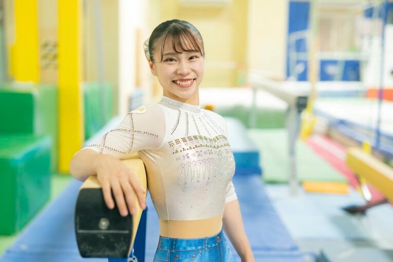 現在の杉原愛子さん（アイタードを着用）　©Asami Enomoto