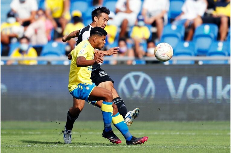 〈激写〉岡崎慎司35歳、スペイン2部から日本代表の救世主になれるか 「すごい良いヤツだよ」新天地でも愛される“侍魂”(13)