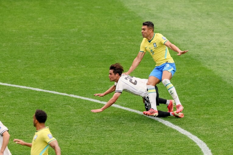 どのアングルから見てもスーパー…佐野海舟のブラジル戦ゴールを写真で振り返る（写真は右に続きます）　©Kaoru Watanabe/JMPA