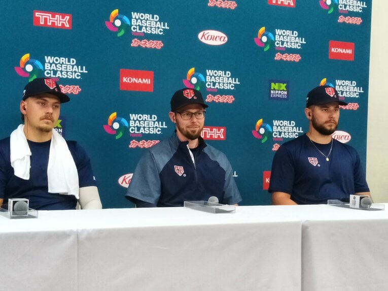 開幕前の会見に出席したチェコ代表メンバー。左からマルティン・ムジーク、エリック・ソガード、ダニエル・パディサク ©Shoko MIzutsugi