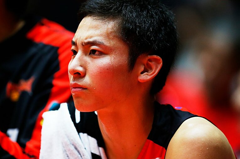 高校生Bリーガーとしてインパクトあるプレーを見せた河村勇輝。東海大進学でどのような成長曲線を描くのか。 ／ photograph by Naoki Morita/AFLO SPORT