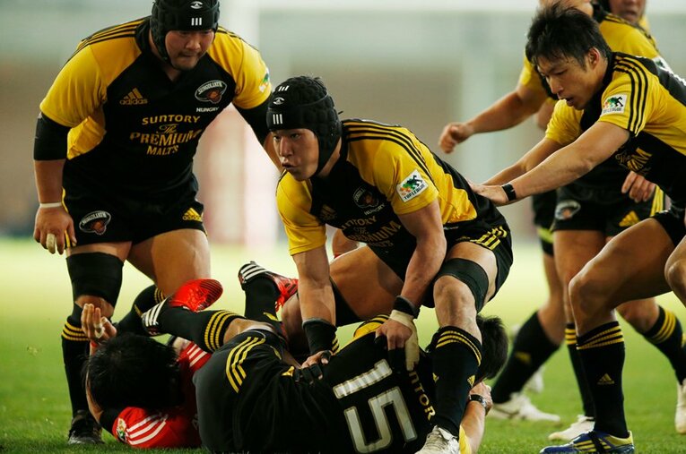 今季限りで現役を引退した元ラグビー日本代表・小澤直輝（サンゴリアス）。入団当時の指揮官はエディー・ジョーンズだった（写真は2013年1月デビュー戦、当時24歳） ／ photograph by Aki Nagao