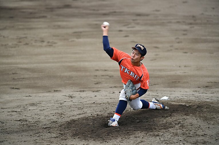 投手転向後、急成長を遂げている赤上優人。東北公益文科大学として初のNPB入りを目指す ／ photograph by Koeki Univ.
