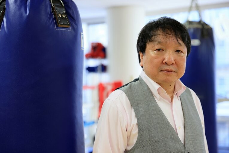 大橋ジムでロングインタビューに応えた大橋秀行会長　©Shigeki Yamamoto