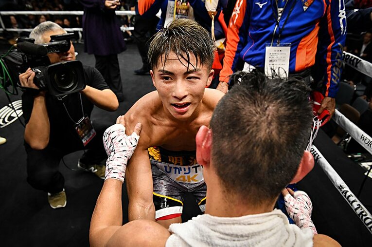 右まぶたをカットするアクシデントも乗り越え、3－0判定勝ち。百戦錬磨のドネア相手に「強さ」を見せつけた12ラウンドだった。 ／ photograph by Hiroaki Yamaguchi