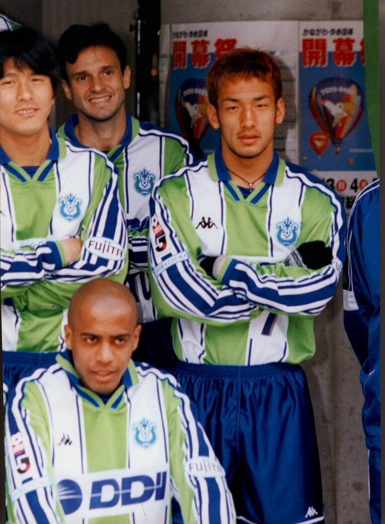 （左から時計回りで）坂井浩、呂比須ワグナー、中田英寿、リカルジージョ（1998年）©︎Sankei Shimbun