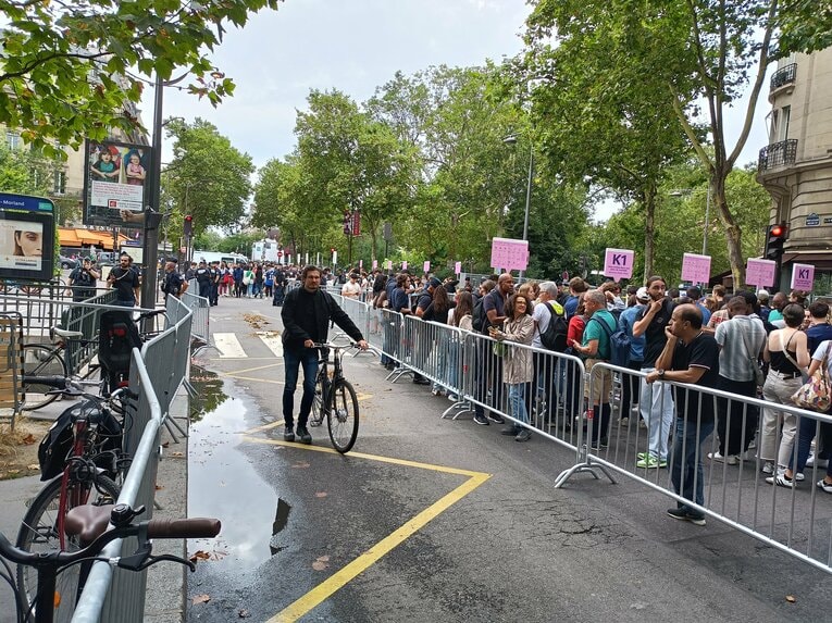 開会式直前のシュリー橋付近の様子　©Yuji Hirooka
