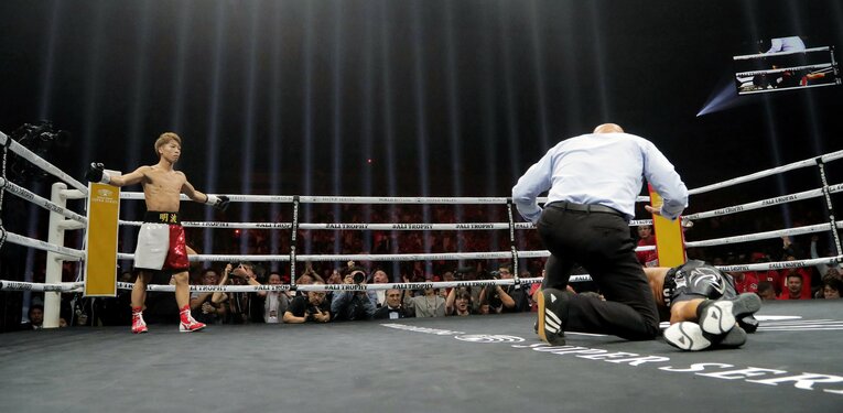 たった一度のワンツーでファン・カルロス・パヤノをキャンバスに沈めた井上尚弥　©JIJI PRESS