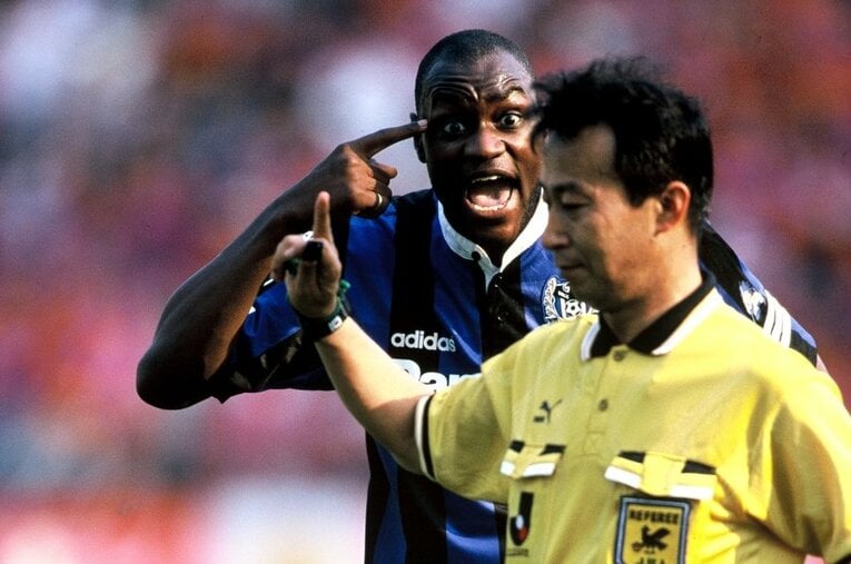 エムボマ ／ photograph by Naoya Sanuki