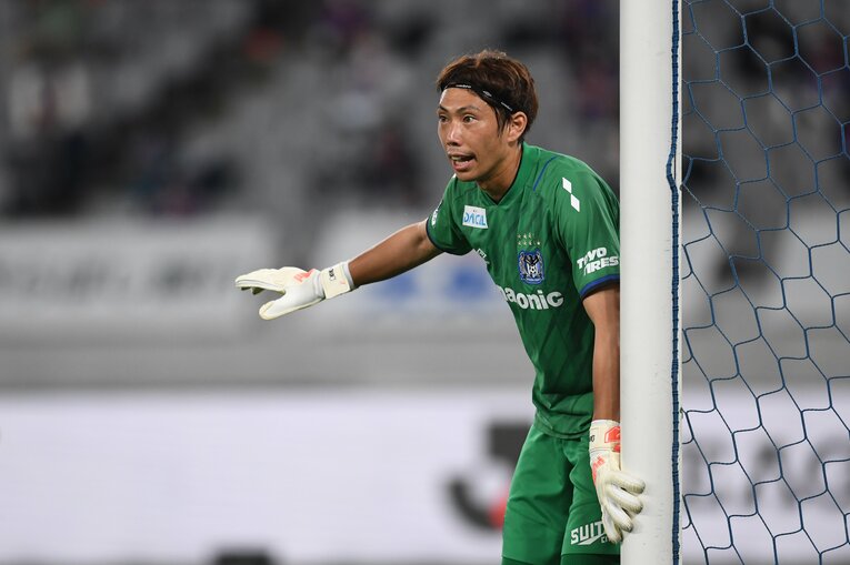 掛け声でチームを鼓舞していた東口　©Getty Images