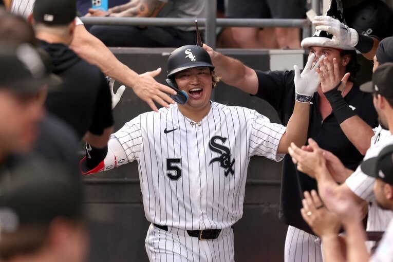 16試合ノーアーチと苦しんだが、9月5日のツインズ戦で日本人新人野手として初の30号に到達した村上宗隆　©︎Geoff Stellfox/Getty Images