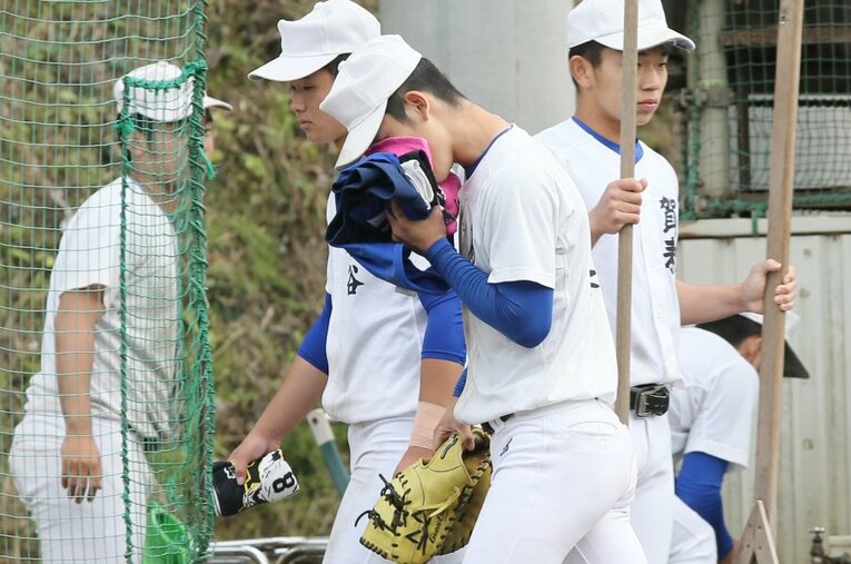 毎夏恒例“行事”ともいえる高校野球「メンバー漏れした選手の涙」。そもそもベンチ入りメンバー20人は妥当なのか？（写真はイメージ） ／ photograph by JIJI PRESS