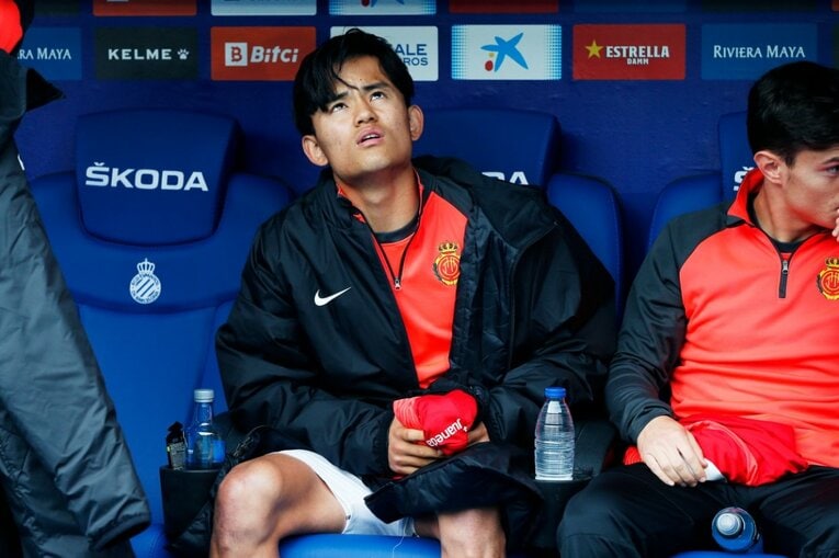 久保建英の祈りと必死さも実らず「先発落ち→6連敗で降格圏」に倒れ込み… 監督解任マジョルカの序列は変わるのか〈撮影者の視点〉(6)