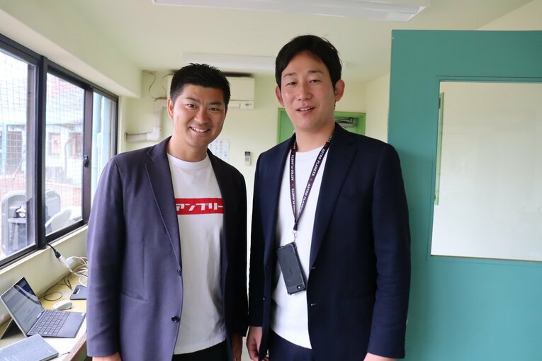 色川GMと山根代表　©Kou Hiroo