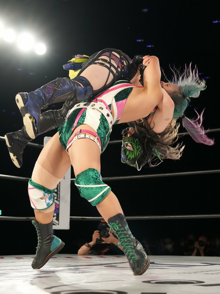 スターダム屈指の肉体派レスラー・飯田沙耶25歳の運命を変えた“推しと筋肉”「もう、制御しなくていいんだ」《特別グラビア》(47)