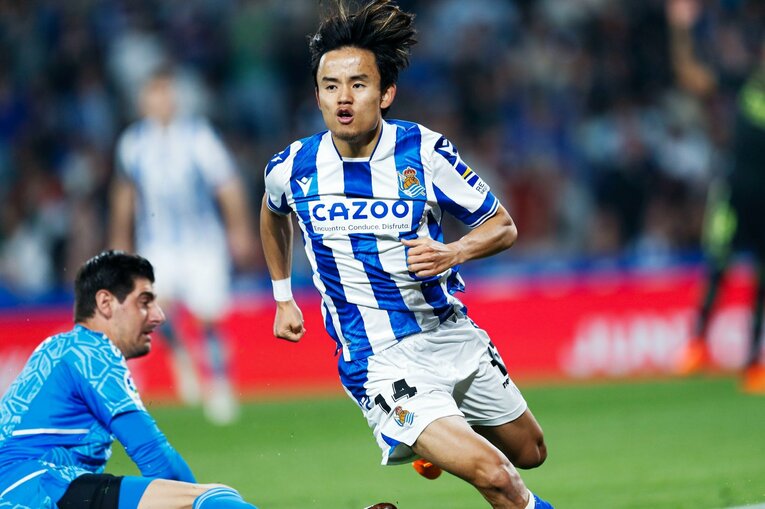 「久保建英がスペイン紙の一面に！」子供サポ「タケが決めるよ」予言通りマドリーを圧倒“ソシエダの熱狂”は翌日も…カメラマンは見た(24)