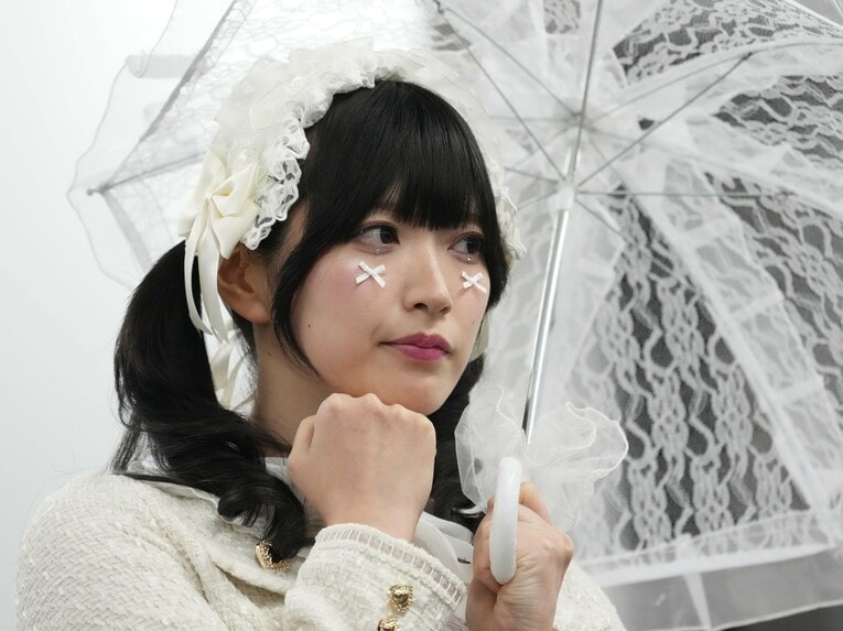 さくらあや（白ロリータ衣装）の撮りおろしフォト　©Essei Hara