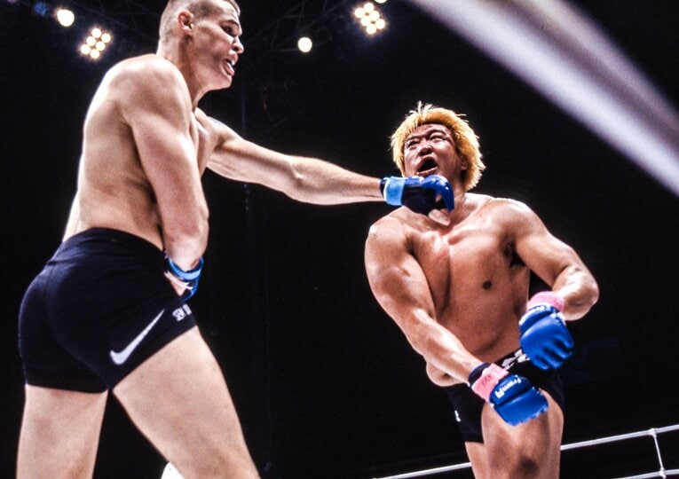 2001年12月の『PRIDE.18』。セーム・シュルトvs高山善廣