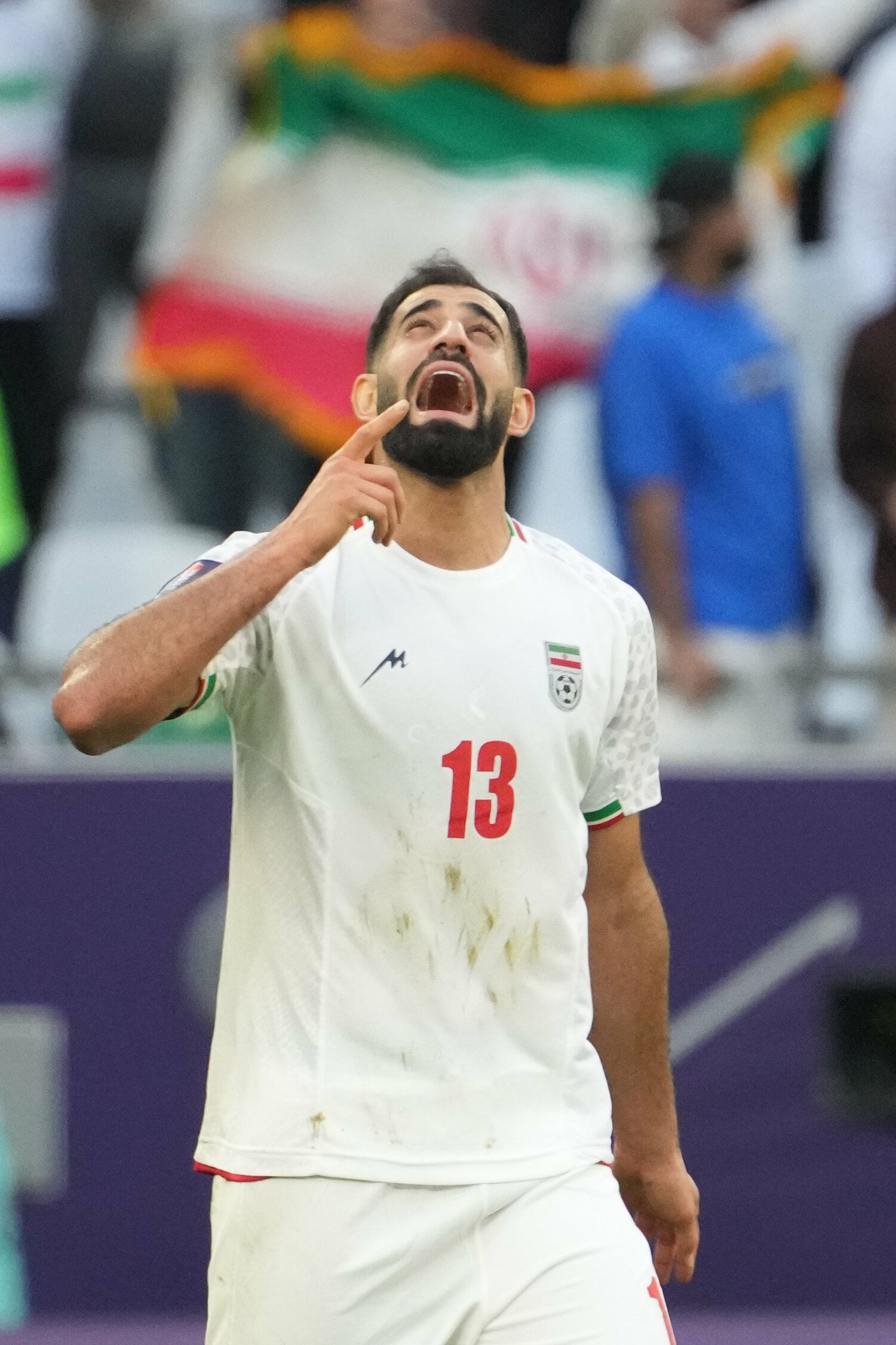 PKを奪取し、祈りを捧げるホセイン・カナアニ　©Masashi Hara