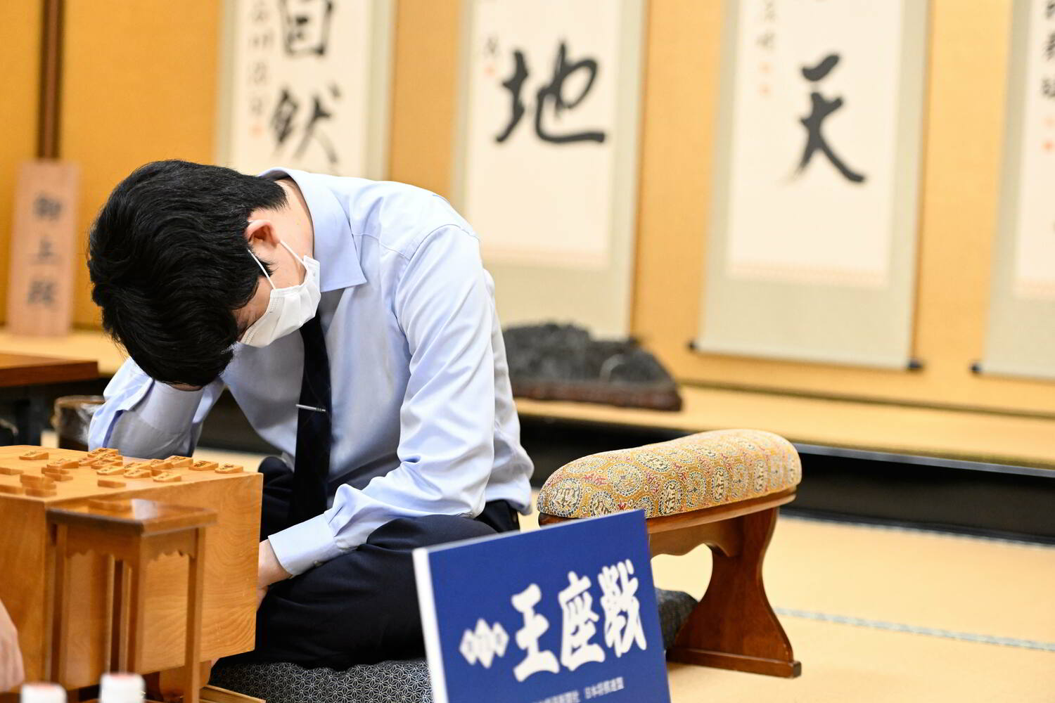 藤井の八冠ロードは決して、すべてが完勝譜だったわけではない　©Keiji Ishikawa