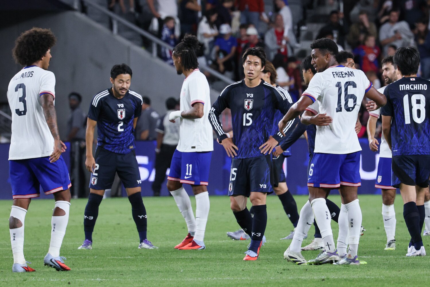 9月のアメリカ戦では新たなトライを重視したが、結果は伴わず　©JIJI PRESS