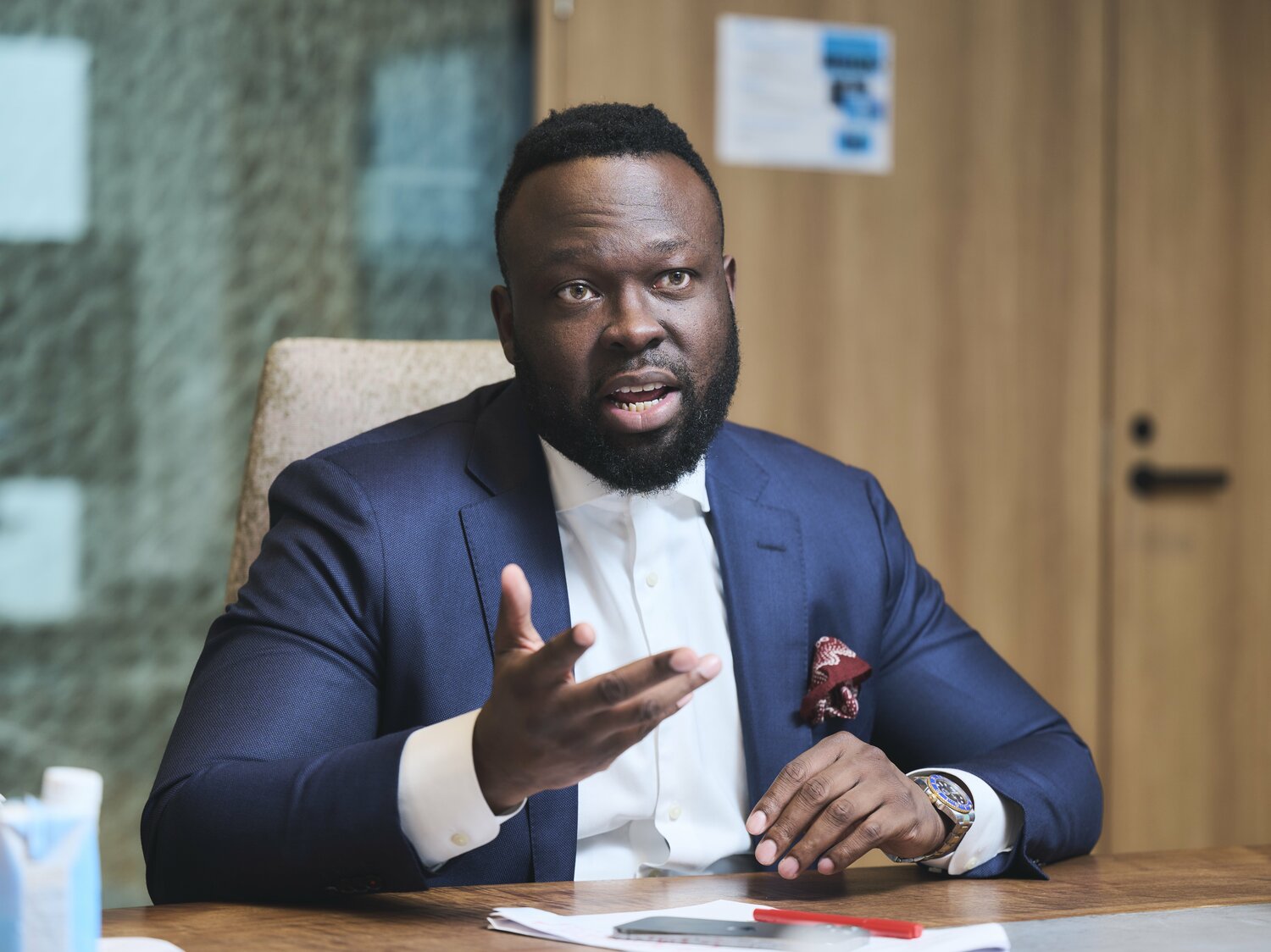 来日したアデショラ氏。インタビューは東京のツイッター日本オフィスで行った　©Yuki Suenaga