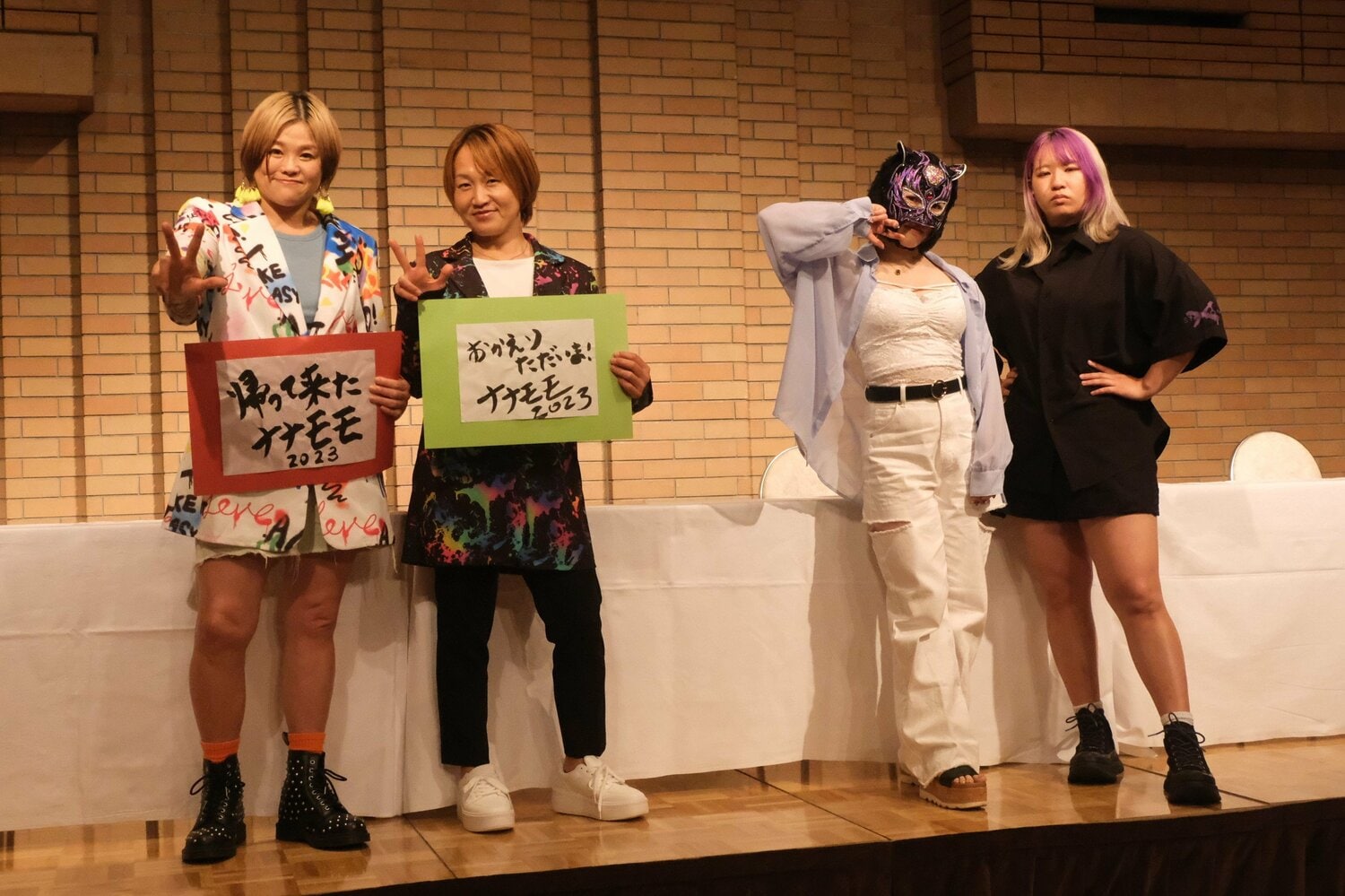 記者会見より。この夏は伝説のタッグ「ナナモモ」との対戦も決まった　©Norihiro Hashimoto