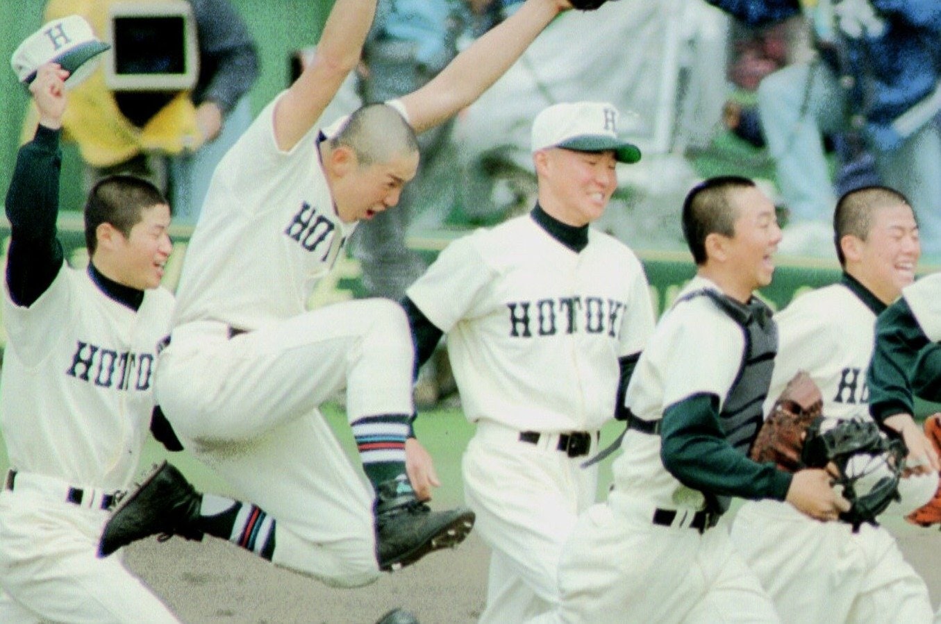 「戦争ってこんな状況だったのかな…」30年前、阪神大震災直後のセンバツ出場校監督が振り返る“あの時”「それでも…開催して良かったと思います」＜Number Web＞ photograph by KYODO