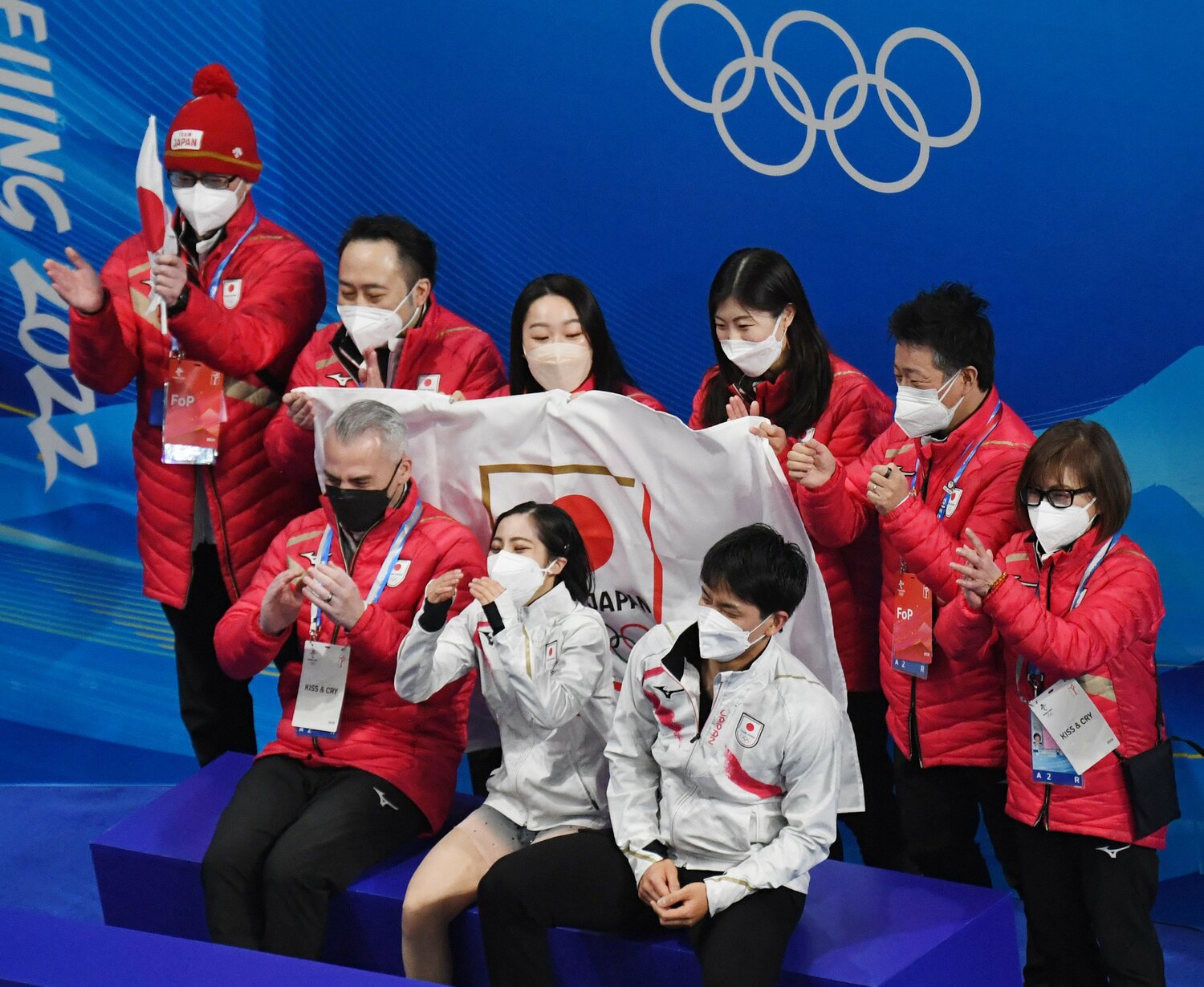 フリーダンス、女子フリーを残してメダルを確定させた2人。ショートに引き続き、フリーでも自己ベストを更新した　©JIJI PRESS